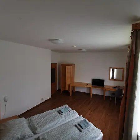 Lodenica 3*
