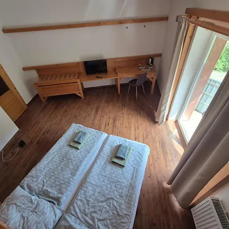 Lodenica Penzión pre hostí 3*